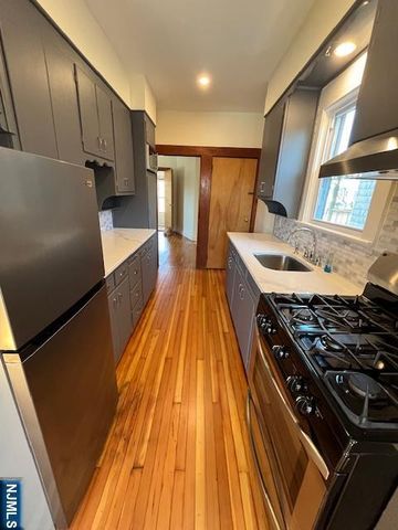 1 Laurel Place 1, East Rutherford, NJ 07073