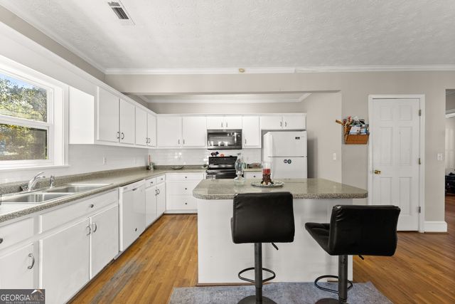 2003 W Currahee Street, Toccoa, GA 30577