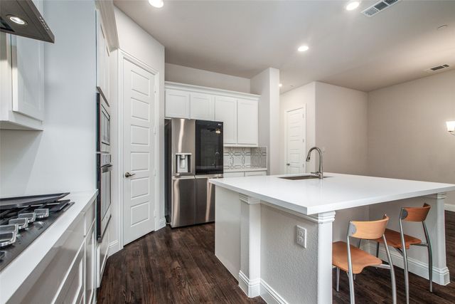 4944 Mckinney Hollow Drive, Mckinney, TX 75070