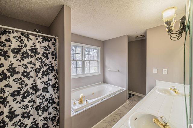 4010 Clinton Rd., Paducah, KY 42001