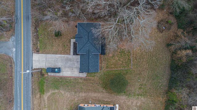 4010 Clinton Rd., Paducah, KY 42001