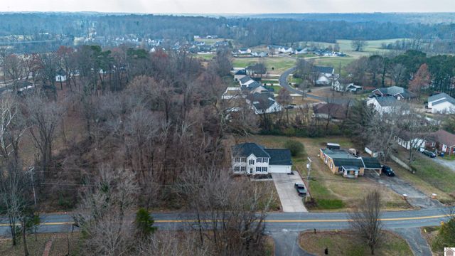 4010 Clinton Rd., Paducah, KY 42001