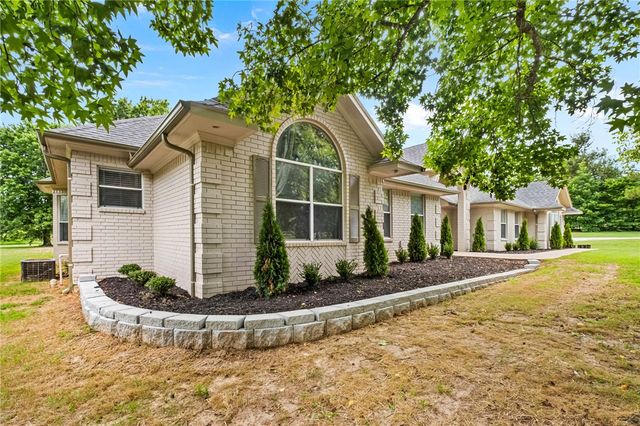 4890 Butterfield Coach Road, Springdale, AR 72764