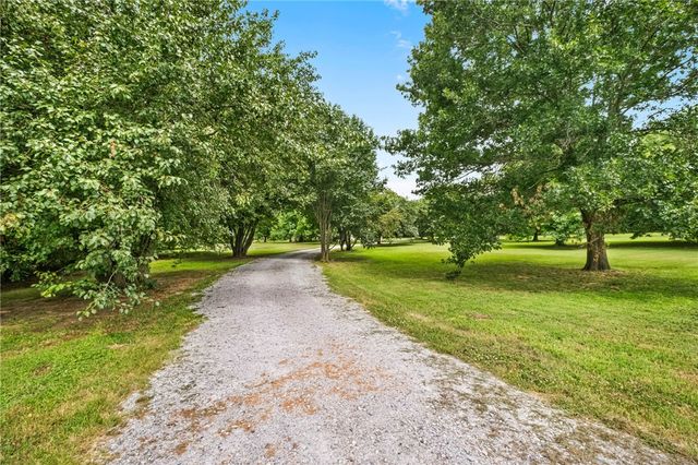 4890 Butterfield Coach Road, Springdale, AR 72764