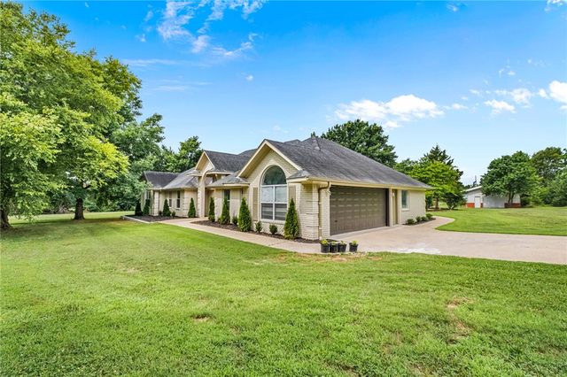 4890 Butterfield Coach Road, Springdale, AR 72764