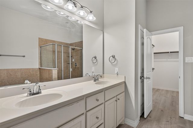2536 Sarah Lane, Lewisville, TX 75056