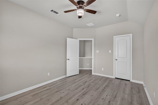 2536 Sarah Lane, Lewisville, TX 75056