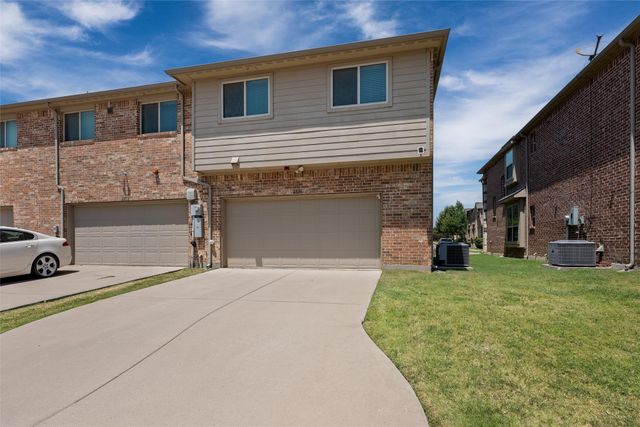2536 Sarah Lane, Lewisville, TX 75056