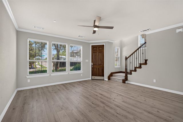 2536 Sarah Lane, Lewisville, TX 75056