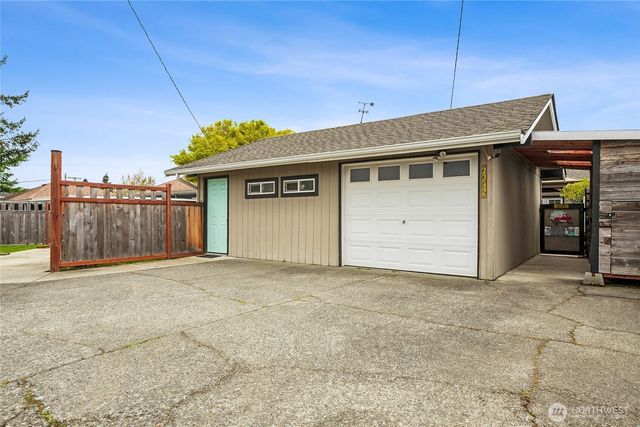 2232 Griffin Avenue, Enumclaw, WA 98022