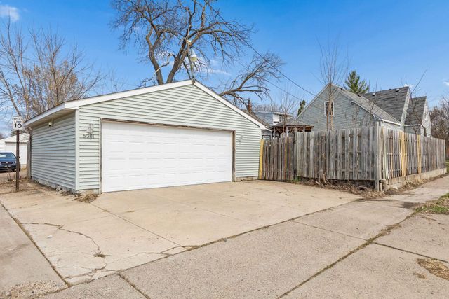 5301 Emerson Avenue N, Brooklyn Center, MN 55430