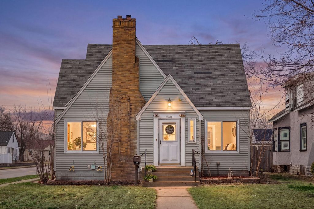 5301 Emerson Avenue N, Brooklyn Center, MN 55430