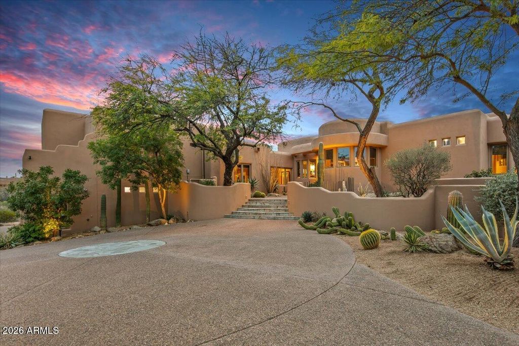 Image 6 of property listing at 40555 N 108TH Way, Scottsdale, AZ 85262