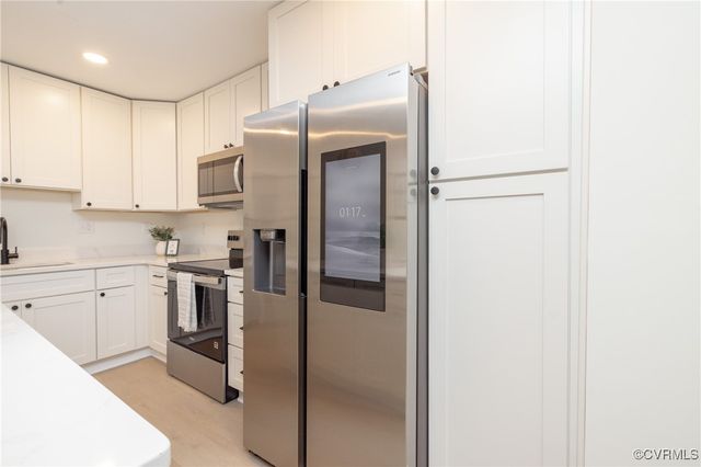 3211 Fox Chase Dr, Midlothian, VA 23112