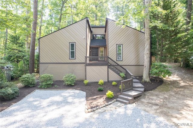 3211 Fox Chase Dr, Midlothian, VA 23112