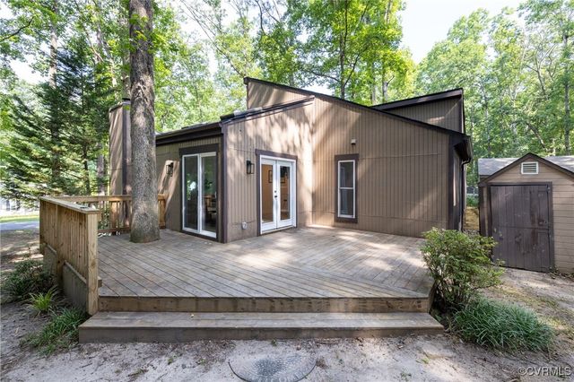 3211 Fox Chase Dr, Midlothian, VA 23112