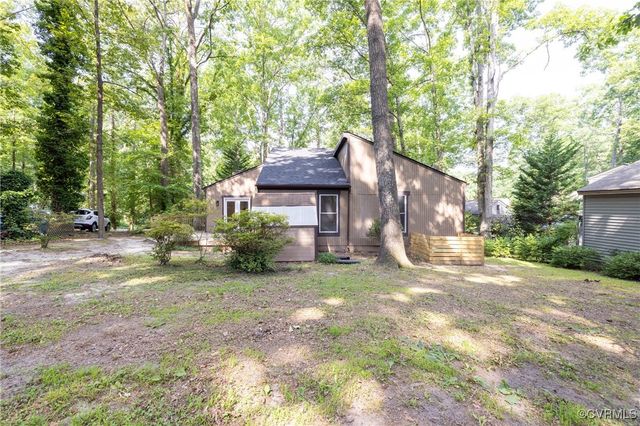 3211 Fox Chase Dr, Midlothian, VA 23112