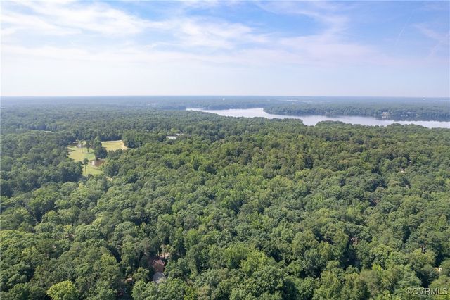 3211 Fox Chase Dr, Midlothian, VA 23112