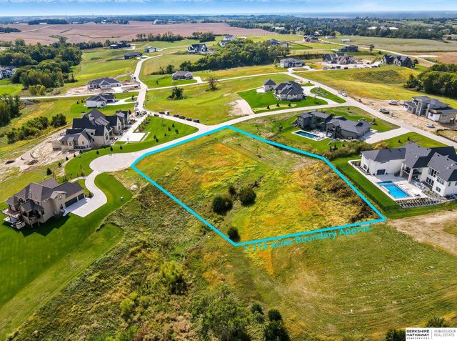 22426 N Plaza Circle, Elkhorn, NE 68022