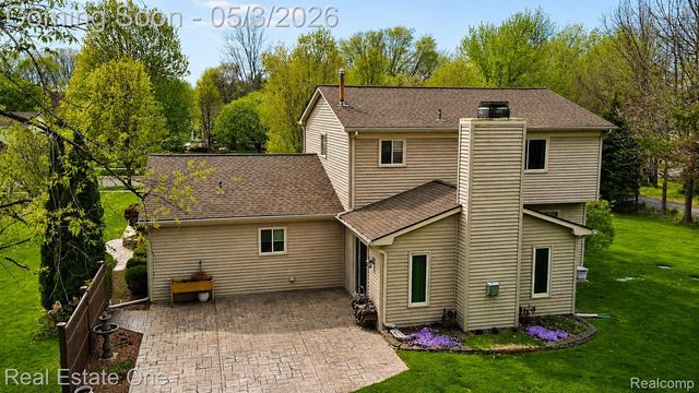 4656 Desert Bridge Court, Highland Charter Township, MI 48356