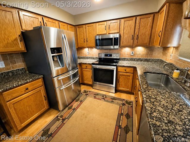 4656 Desert Bridge Court, Highland Charter Township, MI 48356