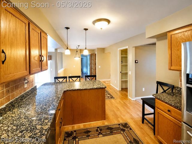 4656 Desert Bridge Court, Highland Charter Township, MI 48356