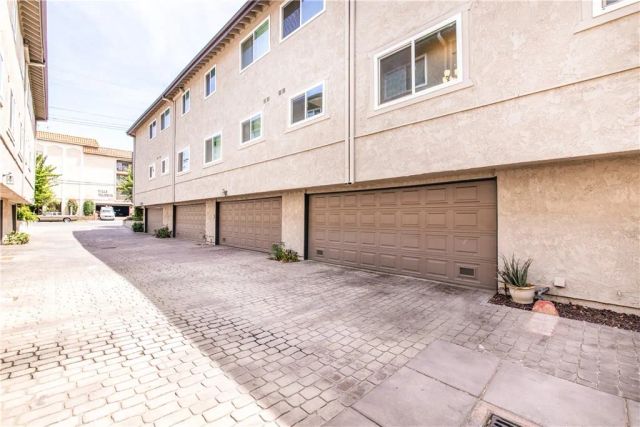 12416 Magnolia Boulevard 9, Valley Village, CA 91607