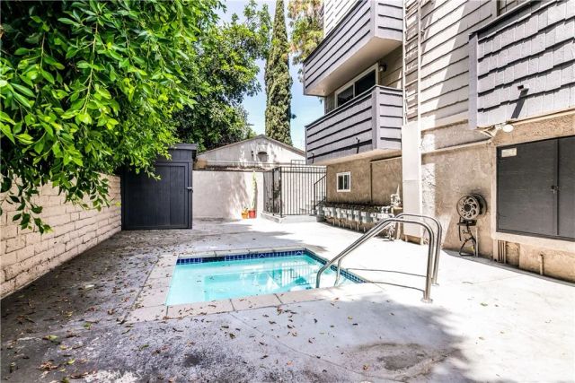 12416 Magnolia Boulevard 9, Valley Village, CA 91607
