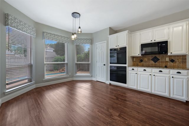 1803 Hunters Ridge Drive, Grapevine, TX 76051