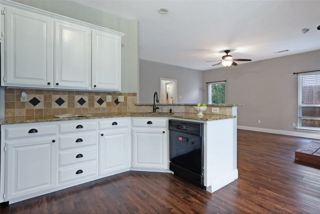 1803 Hunters Ridge Drive, Grapevine, TX 76051