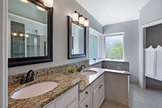 1803 Hunters Ridge Drive, Grapevine, TX 76051