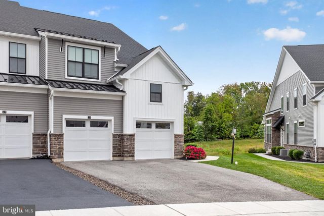 25 TAMARACK CIR, Norristown, PA 19403