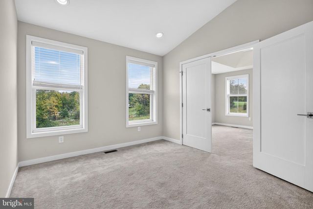25 TAMARACK CIR, Norristown, PA 19403