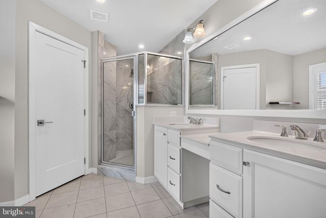 25 TAMARACK CIR, Norristown, PA 19403