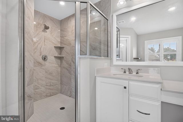 25 TAMARACK CIR, Norristown, PA 19403