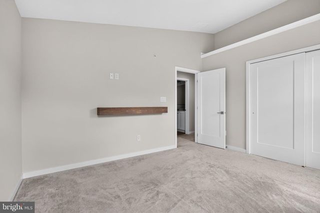 25 TAMARACK CIR, Norristown, PA 19403
