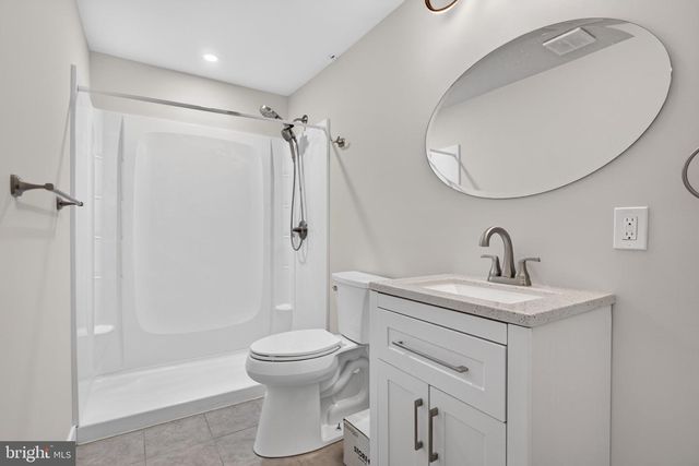 25 TAMARACK CIR, Norristown, PA 19403