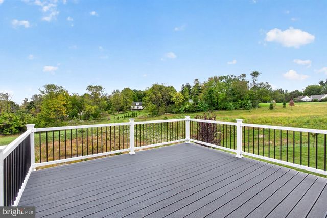 25 TAMARACK CIR, Norristown, PA 19403