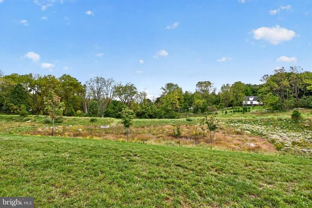 25 TAMARACK CIR, Norristown, PA 19403