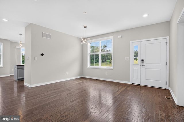 25 TAMARACK CIR, Norristown, PA 19403