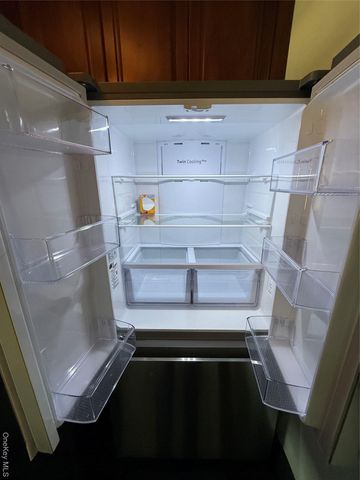 40 Terrace Circle 4C, Great Neck, NY 11021