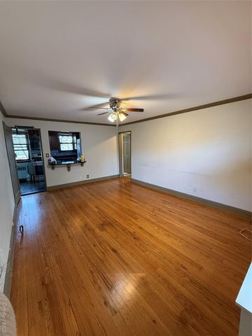 40 Terrace Circle 4C, Great Neck, NY 11021