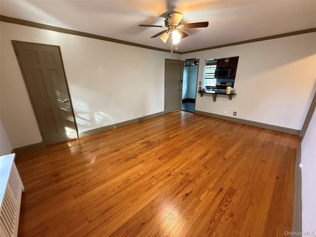 40 Terrace Circle 4C, Great Neck, NY 11021