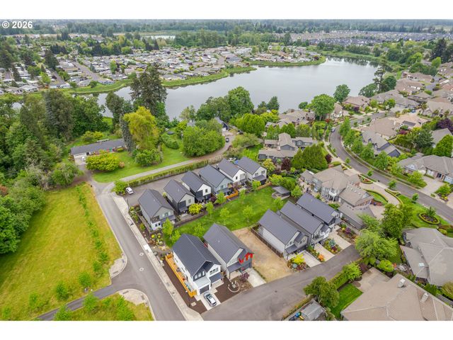 1921 ELKHORN Dr, Eugene, OR 97408
