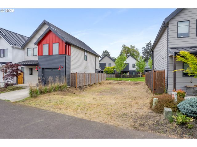 1921 ELKHORN Dr, Eugene, OR 97408