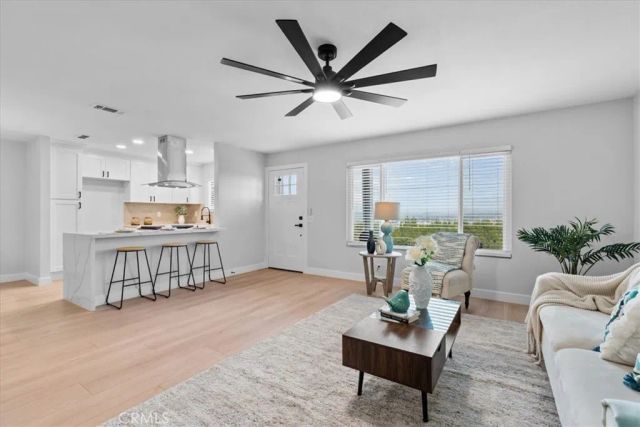 4250 Dowitcher, Oceanside, CA 92057