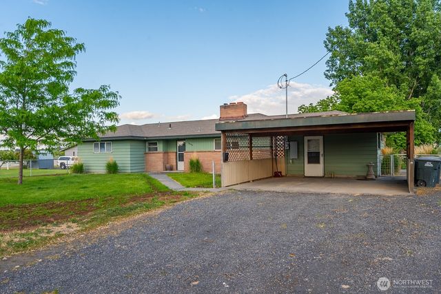 1609 W Lakeside Drive, Moses Lake, WA 98837