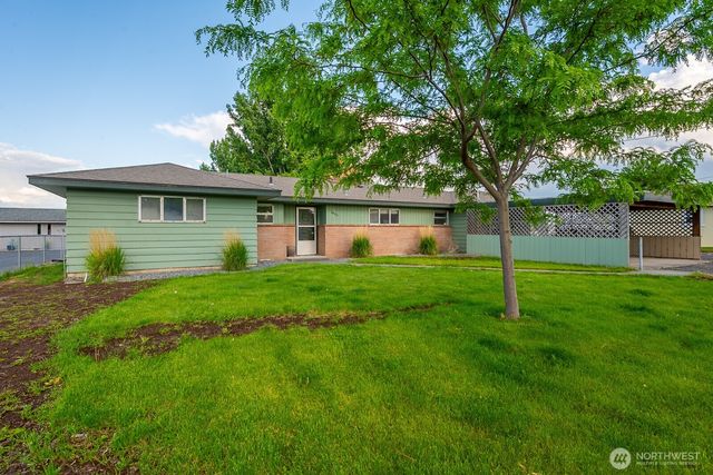 1609 W Lakeside Drive, Moses Lake, WA 98837