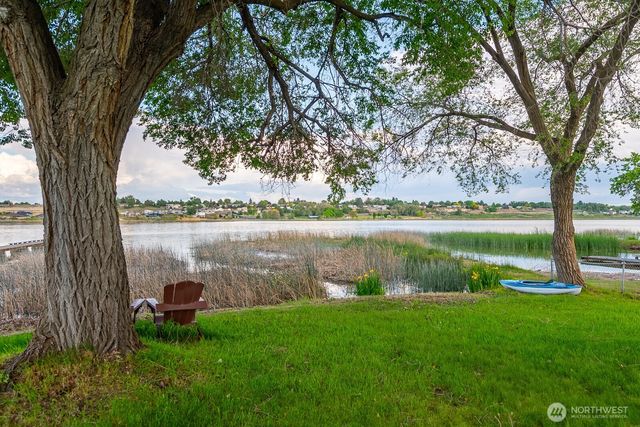 1609 W Lakeside Drive, Moses Lake, WA 98837
