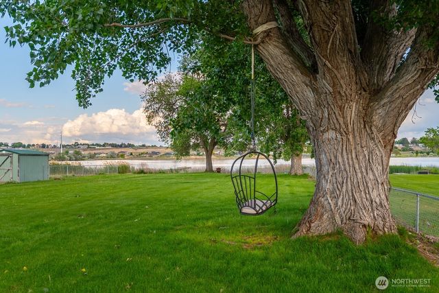 1609 W Lakeside Drive, Moses Lake, WA 98837